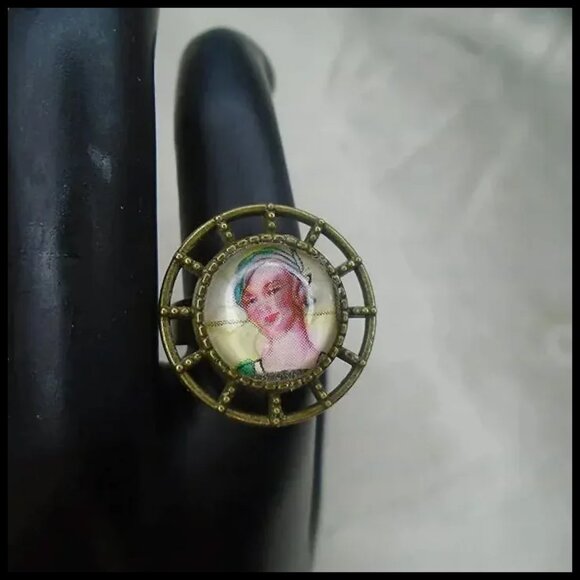 Tiny Flapper Face Ring is One of a Kind - 1932 - Picture 4 of 8